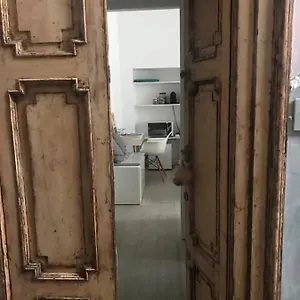 https://casa-ale-lolly.italymilanhotels.net